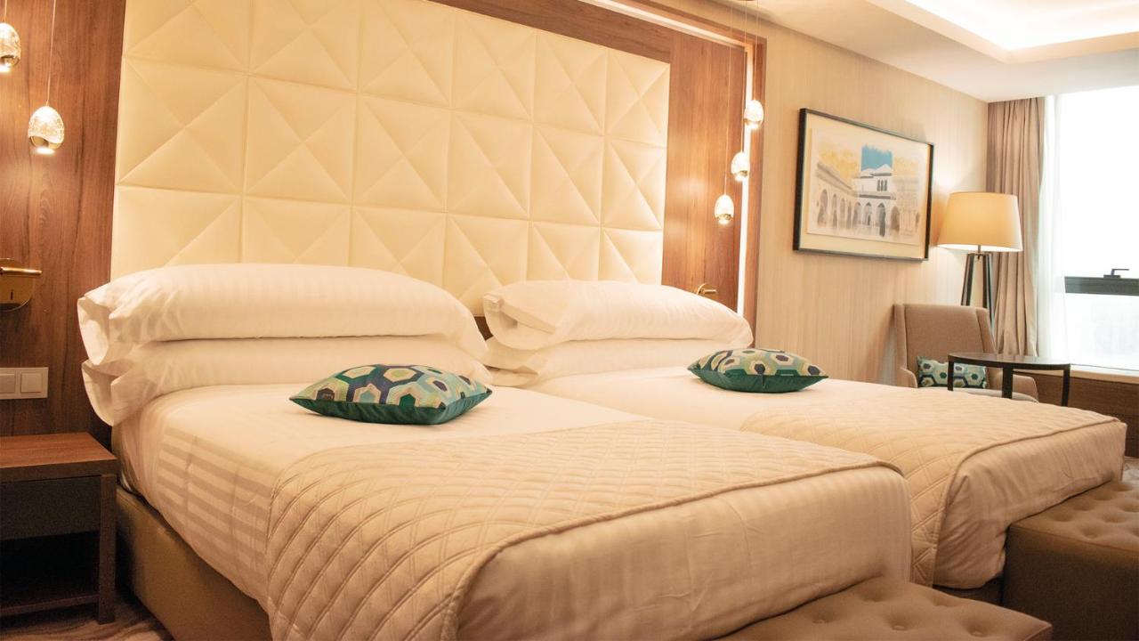 Az Hotels Grand Oran Es Senia Esterno foto