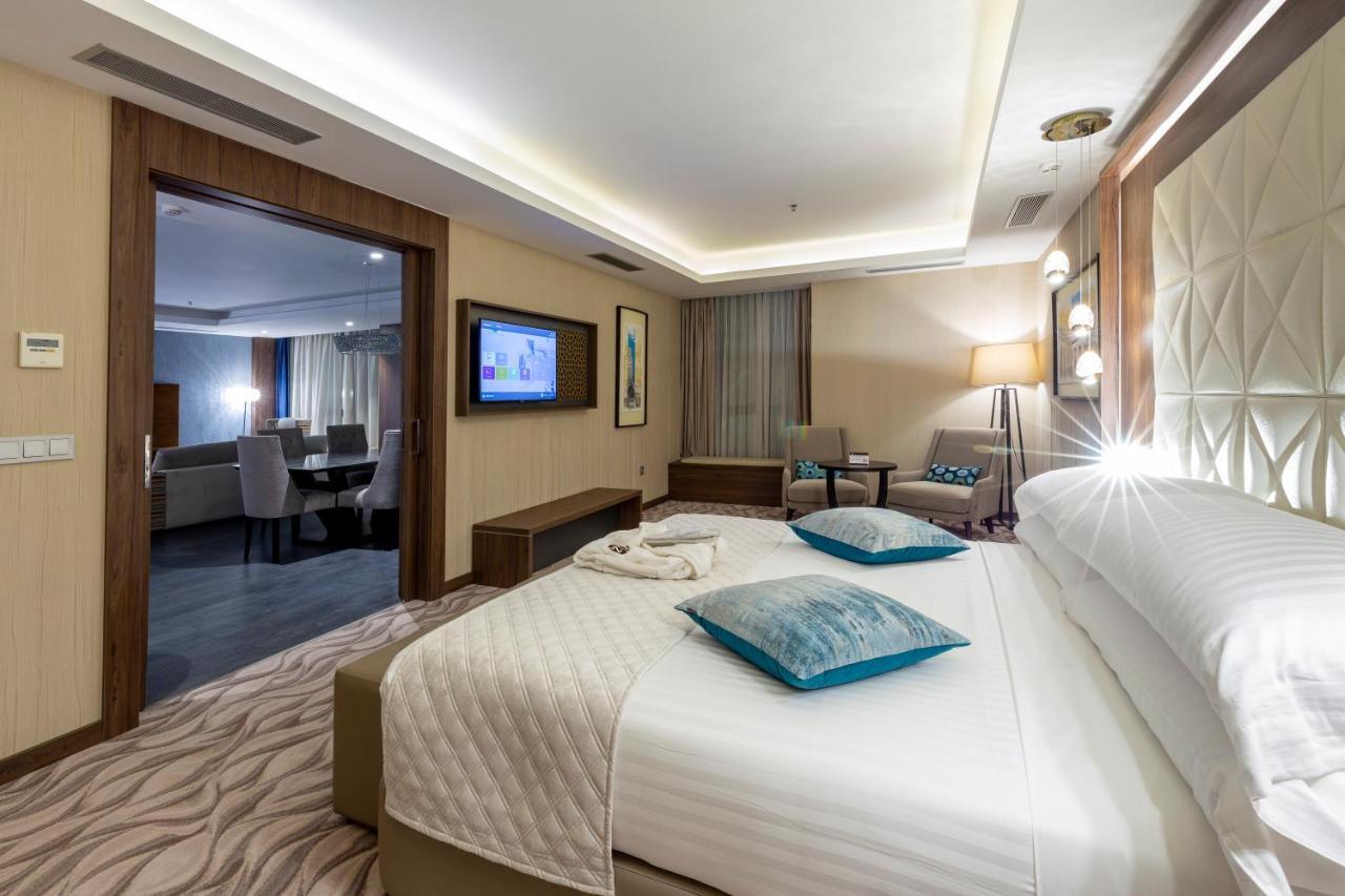 Az Hotels Grand Oran Es Senia Esterno foto