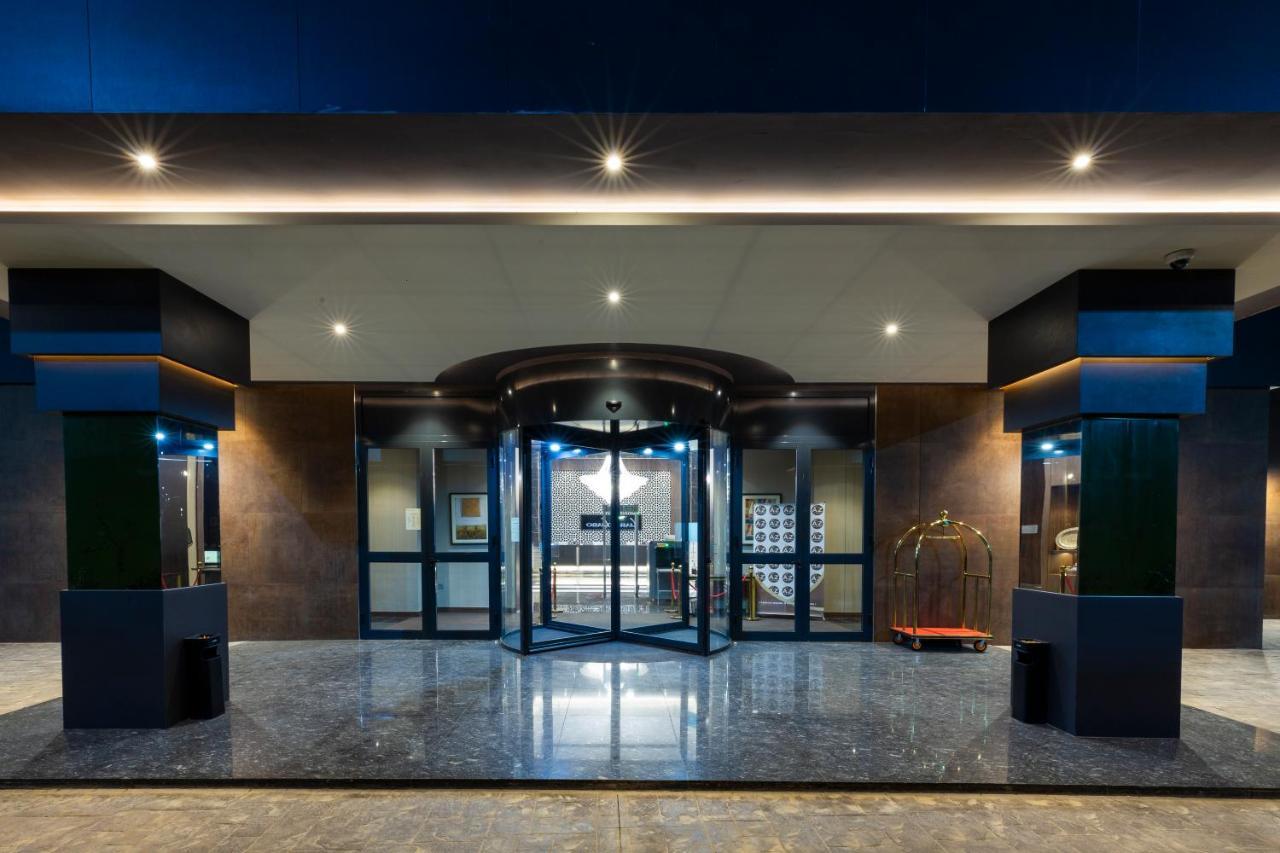 Az Hotels Grand Oran Es Senia Esterno foto