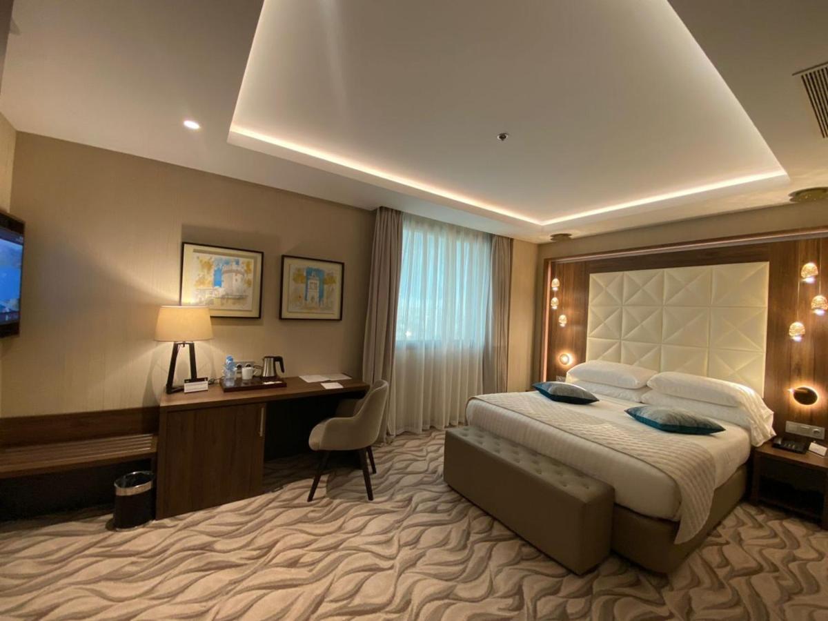 Az Hotels Grand Oran Es Senia Esterno foto
